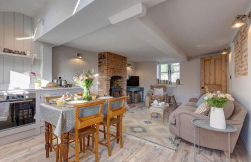 The Flints - Photo 7