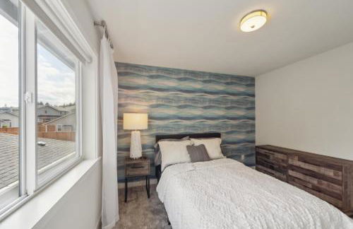 Serene Port Orchard Retreat - 3BR 3BA with Trails and Amazing Views - Foto 28