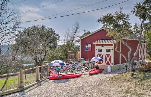 Kerrville Converted Barn Tiny Home with Kayaks! - Foto 23