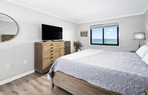 Oceanfront 2 Bedroom Modern Beach Condo w Pool - Foto 21