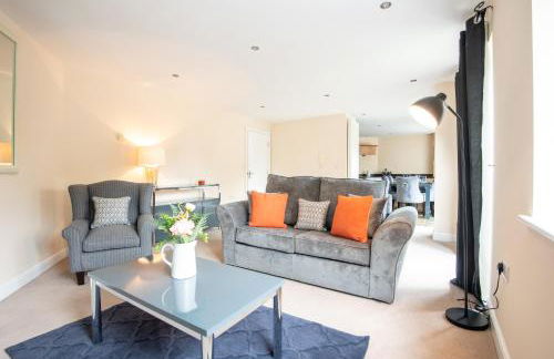 Apartment 9 - Photo 2