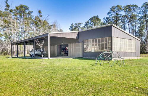 Porch with Swing and Kayaks Rural Mississippi Retreat - Foto 23