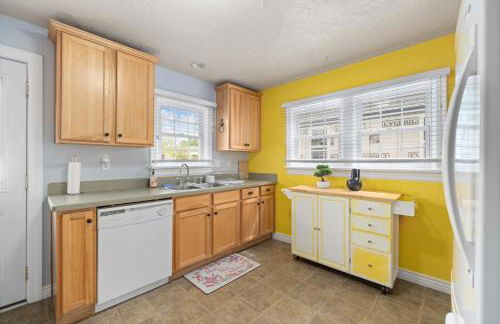 Bo360 White House with Fenced Yard - Foto 14