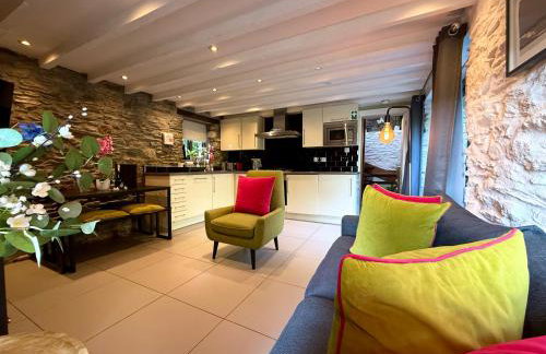 Sunridge Fishing Lodge with Hot Tub & Giant Cinema - Foto 18