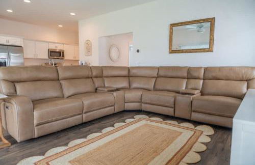 Brand New Designer Home - 5 minutes from East Port - Foto 18