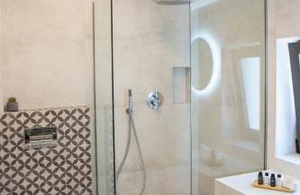 ELFAM CITY SUITES - Photo 8