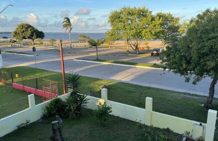 Casa na beira da praia - Foto 1