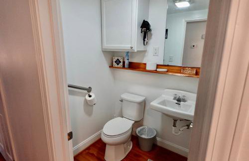 White Picket Fence - EV Charger! - Foto 13