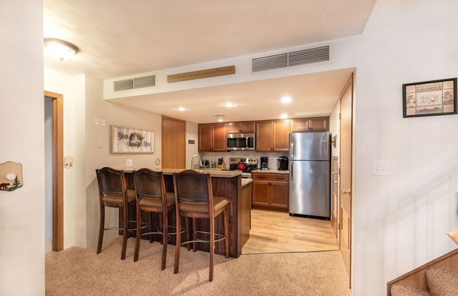 Seven Springs 2 BR Condo - Deck and Mountain Views by RedAwning - Foto 1