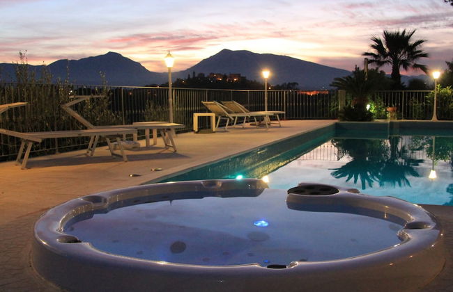 Mansion in Case Alte With Pool & Nature Trails - Foto 20