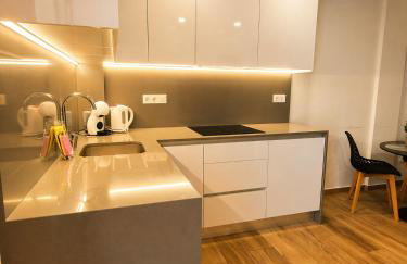 Claudia Luxury Apartment near the beach with a pool, gym, and secure gated parking - Foto 8