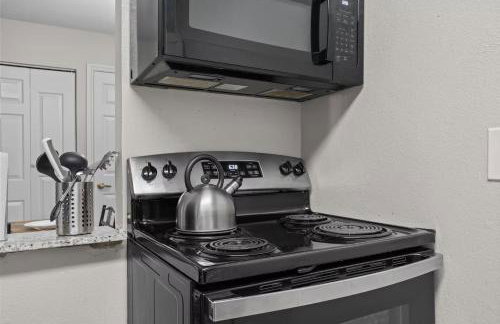 3BEDS, Resort, Pool, near UT 5mins to Downtown - Foto 15