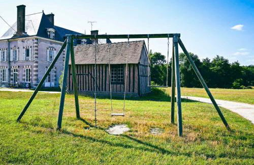 La Breteche-Le château et les dépendances - Photo 42