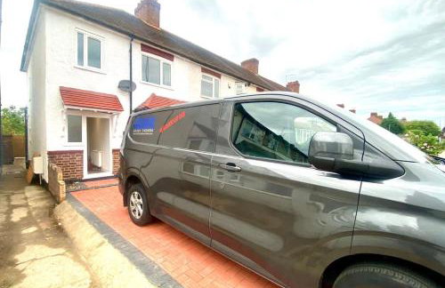 Isleworth House with Garden & private parking - Photo 29