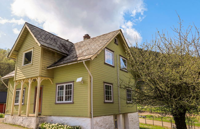 Greenhouse - Photo 1