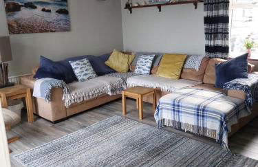 The Beach House Annalong Cosy beachview cottage - Photo 3