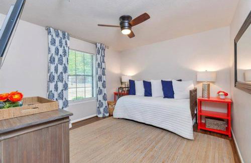 Grapevine Oasis, with Pool - Foto 9