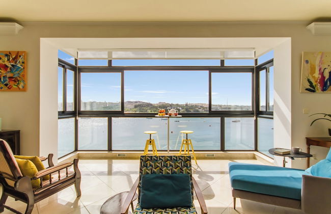 A Magnificent Sunny Seafront Apart Sliema - Photo 1