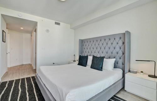 Luxury 2 Bedroom Corner Condo Walk to Design District, Infinity pool with Bay and City views, Gym, Free Parking Spot - Foto 10