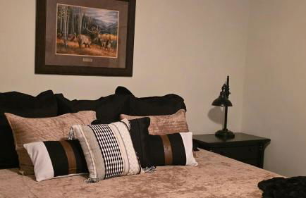 Wasatch Retreat 5 bed 3 5 bath pool table game room - Photo 59