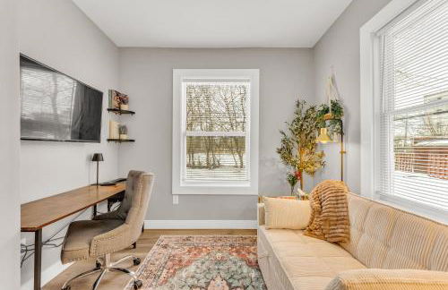 Family-owned 3BR in Larchmere Near Hospitals with Parking - Foto 15