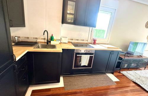 Reformado con Piscina y Jardín - Foto 10