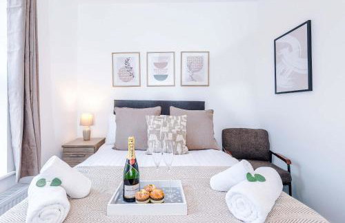 Modern 6 Bed House with Ensuites by 53 Degrees Property, Perfect for Business and Groups - Foto 7