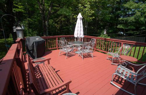 14mi to Mt. Snow! Arcade, Private Suite, King Bed! - Foto 9