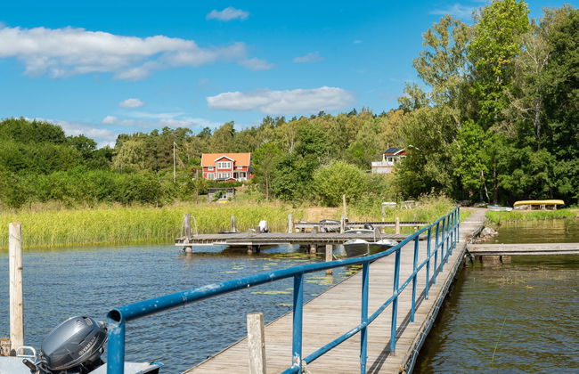 3 bedroom House in Adelsö with garden - Photo 30