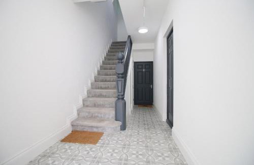 Casa di pietra - Cardiff City centre apartment with patio, Free private parking - Foto 48