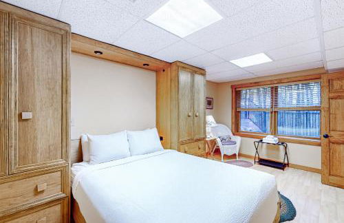 Up The Hill - Photo 22