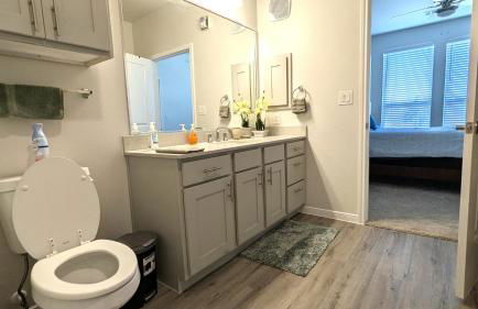 Oasis Lakeside place Near Frisco 2bd-2ba Sleep 6 - Foto 30