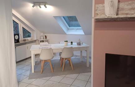 Helle schöne Dachgeschosswohnung mit Balkon - Foto 4