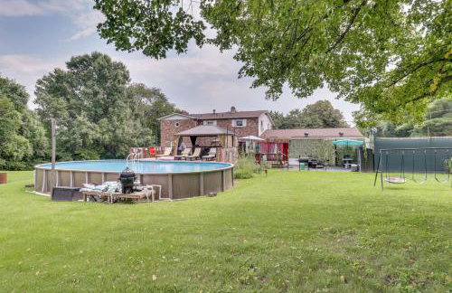'Hidden Paradise' on 5 Acres w/ Hot Tub & Deck! - Foto 46