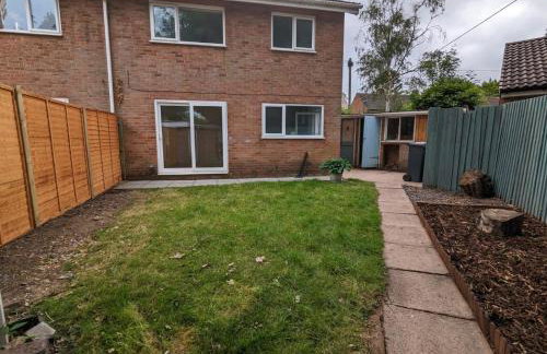 Comfy, Modern, 3 Bed House - Free Parking - Quiet Area - Near Solihull, NEC, Airport - Foto 23