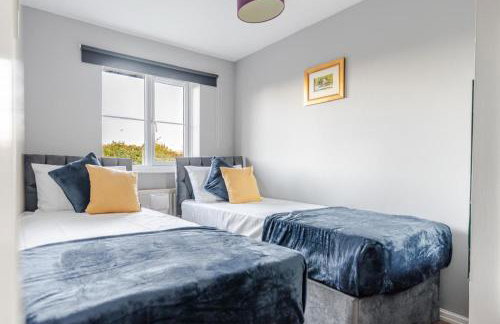 Modern Three Bedroom House Free parking wifi - Foto 6