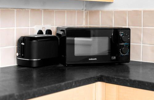 3 Bedroom House - Garden - Parking - Interior Designed - Netflix - Wifi - 52H - Foto 17