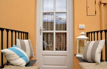 casa con mini piscina, giardino e area giochi per bambini - Foto 4