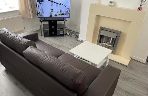 Spacious semi detached house - Photo 4