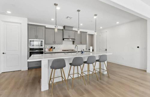 Spacious new house in Folsom Ranch 4BD and 3BA with backyard and BBQ grill - Foto 12