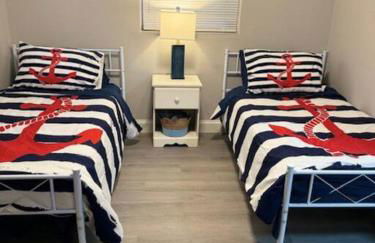 Great Home Close to shops, FIT, Beaches,and Space X - Foto 5