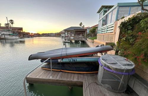 Canal Front Retreat w Boat Dock & Coastal Views - Foto 24