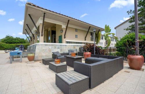 Cozy & Elegant 4BR Enchanted Townhouse - 1 Mile to Disney with Resort Pool, Gym, & Jacuzzi - Photo 68