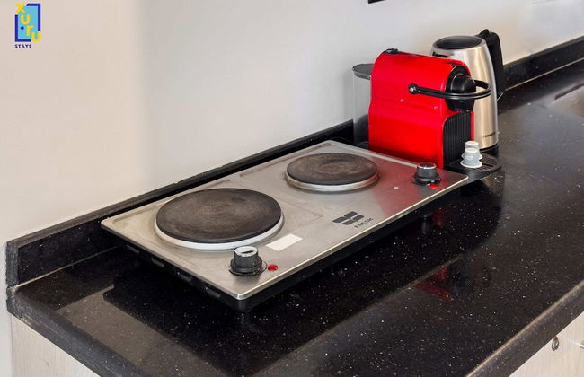 Xuru Stays I Jacuzzi Studios @ The Pyramids - Foto 78