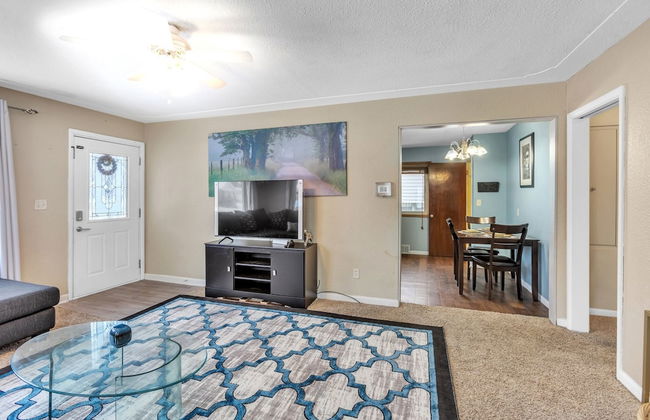 Lovely PET FRIENDLY three bedroom in desirable Urbandale Location! 3 Home by RedAwning - Foto 27