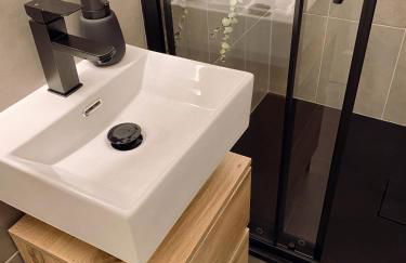 371living, Altbau-Charme am Kaßberg, Perfekt für Workation, Urlaub oder Kurztrip, Entdecke Chemnitz, Moderne Küche, Waschmaschine, Smart TV, Schnelles WLAN, Bequemes Bett - Foto 13