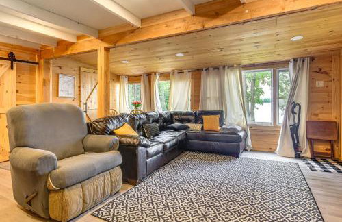 Glamping Getaway at Lake Carmi Cabin! - Foto 2