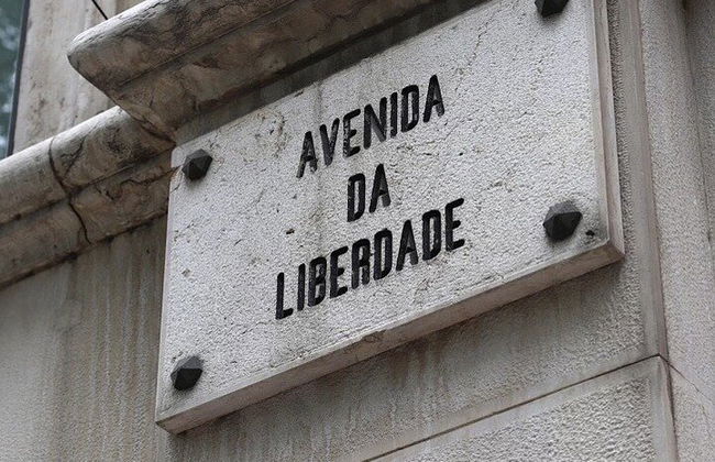 Lisbon Half Day Shopping Tour - Photo 14