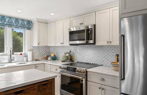 Rockport 3BR w/firepit|Walk to Bearskin Neck+Beach - Foto 17