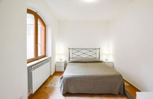 2 Bedroom Awesome Apartment In Gubbio - Foto 7